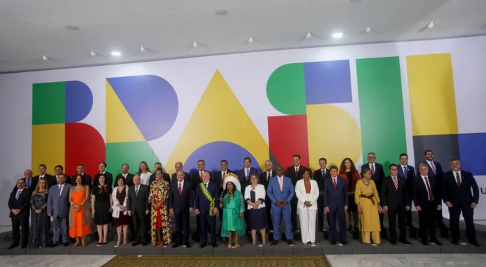 ACONTECIMENTOS EM DESTAQUE - A troca de Ministros
